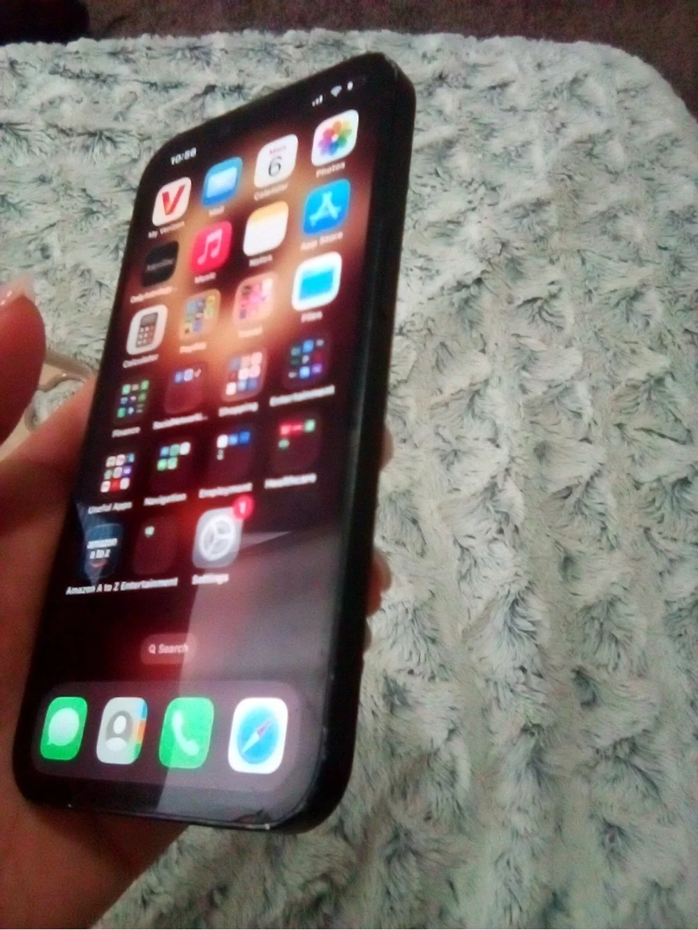 Apple iPhone 16e- (Black)128 gb VZW